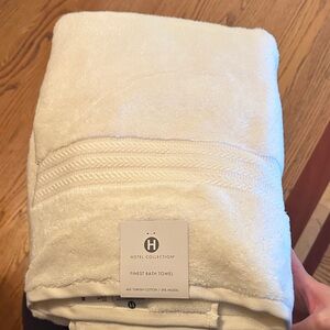 Hotel Collection Cream Bath Towel set of 2